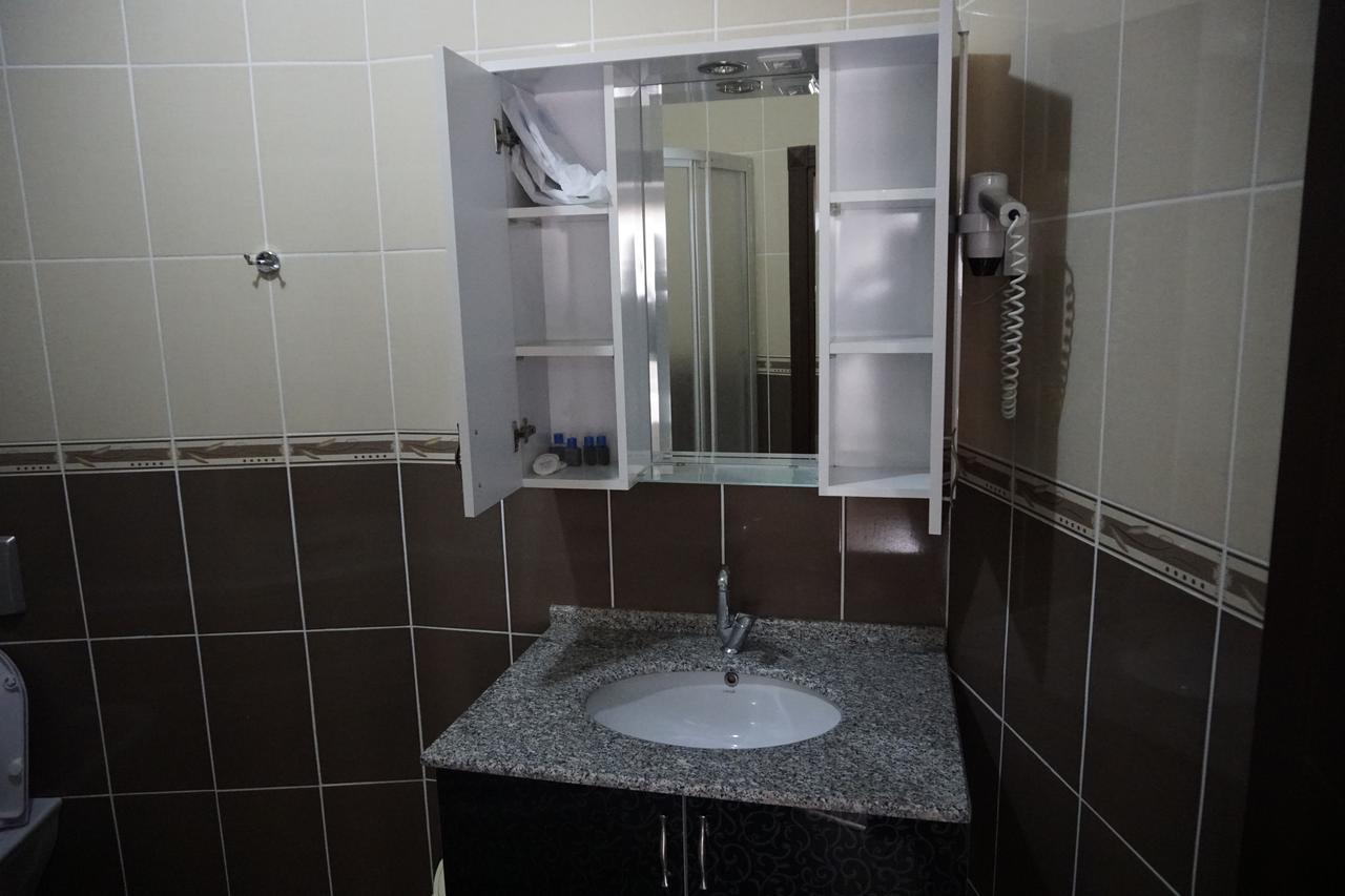 Deniz Hotel Kozlu Eksteriør billede